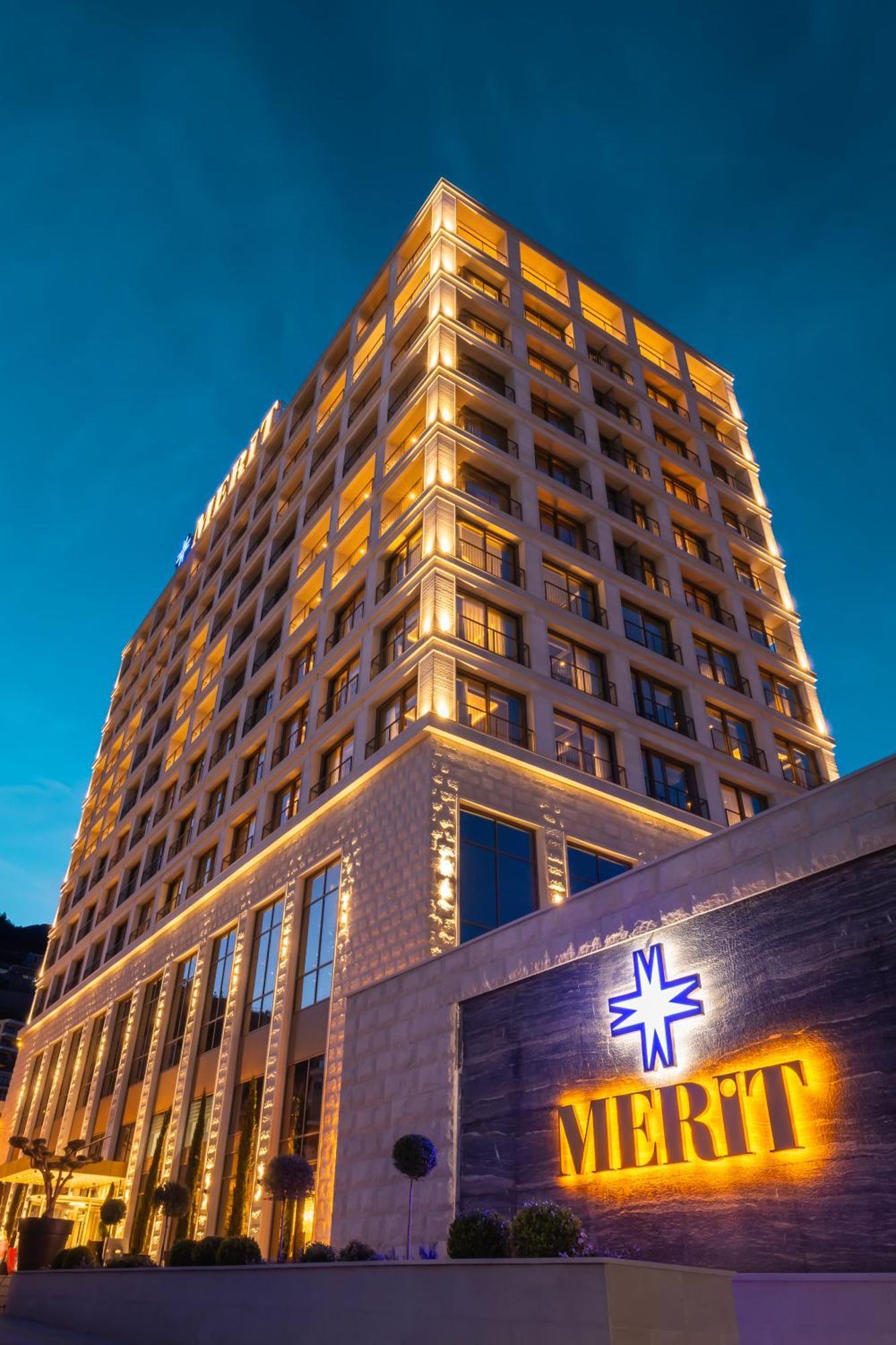 Merit Starlit Hotel & Residences Budva Buitenkant foto